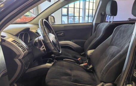 Mitsubishi Outlander III рестайлинг 3, 2011 год, 989 000 рублей, 9 фотография