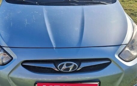 Hyundai Solaris II рестайлинг, 2012 год, 700 000 рублей, 2 фотография
