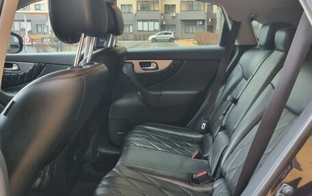 Infiniti QX70, 2016 год, 2 490 000 рублей, 10 фотография