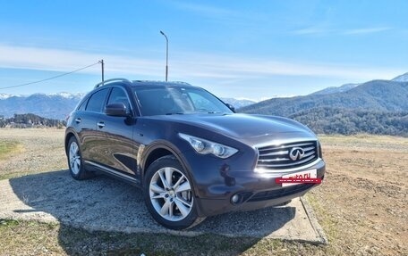 Infiniti QX70, 2016 год, 2 490 000 рублей, 13 фотография