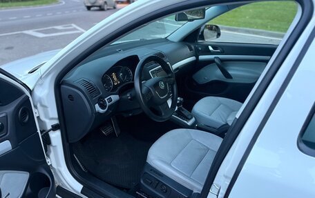 Skoda Octavia, 2011 год, 820 000 рублей, 10 фотография