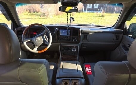 Cadillac Escalade II, 2001 год, 1 200 000 рублей, 4 фотография