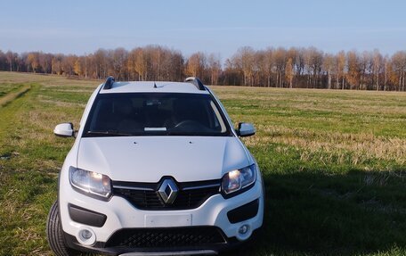 Renault Sandero II рестайлинг, 2017 год, 840 000 рублей, 2 фотография