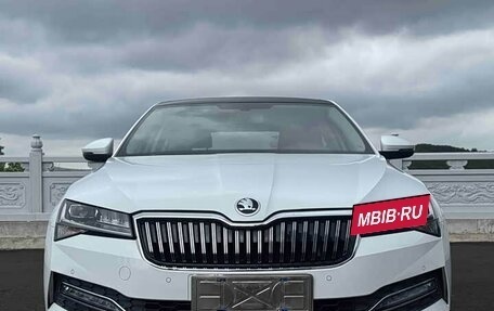 Skoda Superb III рестайлинг, 2022 год, 2 165 000 рублей, 2 фотография