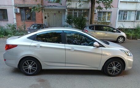 Hyundai Solaris II рестайлинг, 2012 год, 860 000 рублей, 4 фотография