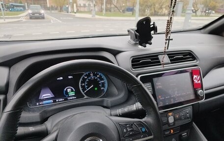 Nissan Leaf II, 2019 год, 2 530 000 рублей, 2 фотография