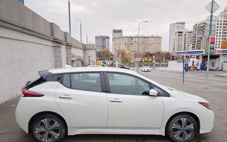 Nissan Leaf II, 2019 год, 2 530 000 рублей, 5 фотография