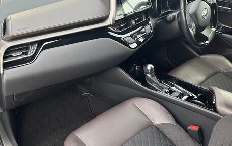 Toyota C-HR I рестайлинг, 2018 год, 1 640 000 рублей, 4 фотография