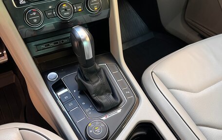 Volkswagen Tiguan II, 2019 год, 3 100 000 рублей, 13 фотография