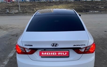 Hyundai Sonata VI, 2011 год, 990 000 рублей, 6 фотография