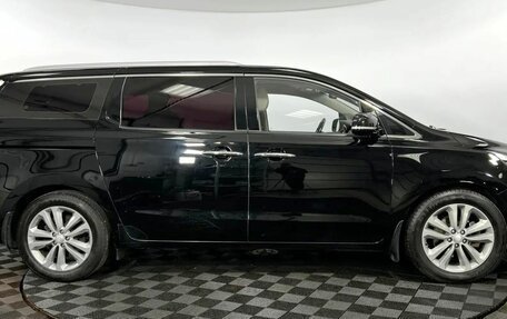 KIA Carnival III, 2017 год, 2 600 000 рублей, 5 фотография