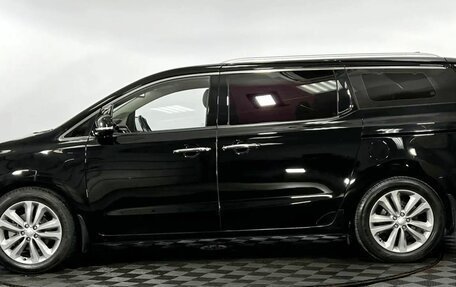 KIA Carnival III, 2017 год, 2 600 000 рублей, 9 фотография