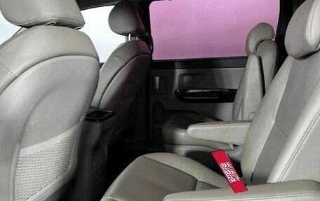 KIA Carnival III, 2017 год, 2 600 000 рублей, 11 фотография