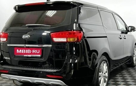 KIA Carnival III, 2017 год, 2 600 000 рублей, 6 фотография
