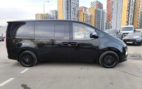 Hyundai Staria, 2023 год, 6 300 000 рублей, 3 фотография