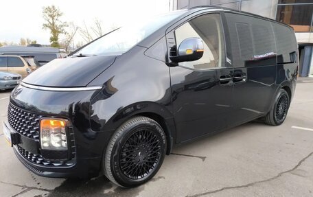 Hyundai Staria, 2023 год, 6 300 000 рублей, 4 фотография