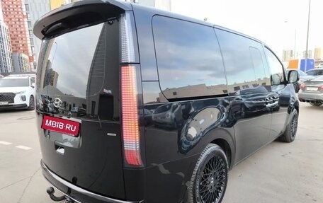 Hyundai Staria, 2023 год, 6 300 000 рублей, 2 фотография