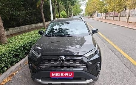 Toyota RAV4, 2025 год, 4 061 000 рублей, 2 фотография