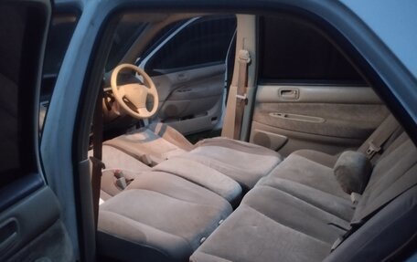 Toyota Vista V30, 1999 год, 385 000 рублей, 2 фотография