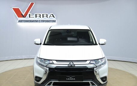 Mitsubishi Outlander III рестайлинг 3, 2019 год, 1 950 000 рублей, 2 фотография