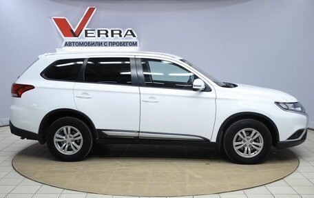 Mitsubishi Outlander III рестайлинг 3, 2019 год, 1 950 000 рублей, 4 фотография