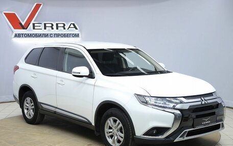 Mitsubishi Outlander III рестайлинг 3, 2019 год, 1 950 000 рублей, 3 фотография