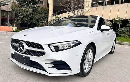 Mercedes-Benz A-Класс, 2022 год, 1 945 000 рублей, 2 фотография