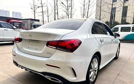 Mercedes-Benz A-Класс, 2022 год, 1 945 000 рублей, 4 фотография