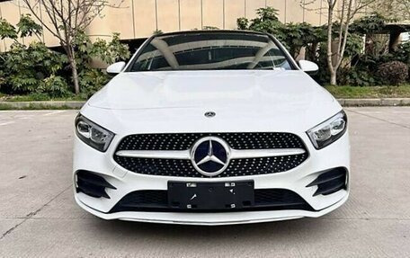 Mercedes-Benz A-Класс, 2022 год, 1 945 000 рублей, 3 фотография
