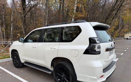 Toyota Land Cruiser Prado 150 рестайлинг, 2021 год, 7 000 000 рублей, 3 фотография