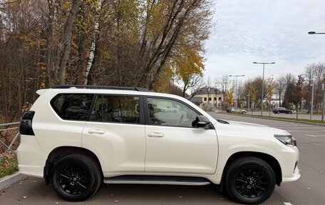 Toyota Land Cruiser Prado 150 рестайлинг, 2021 год, 7 000 000 рублей, 6 фотография