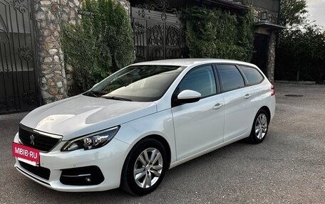 Peugeot 308 II, 2018 год, 1 497 000 рублей, 4 фотография