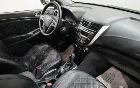 Hyundai Solaris II рестайлинг, 2015 год, 989 000 рублей, 16 фотография