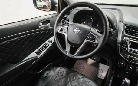 Hyundai Solaris II рестайлинг, 2015 год, 989 000 рублей, 17 фотография