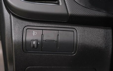 Hyundai Solaris II рестайлинг, 2015 год, 989 000 рублей, 25 фотография