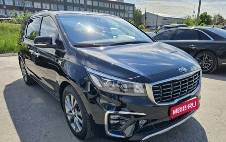 KIA Carnival, 2020 год, 3 000 000 рублей, 1 фотография