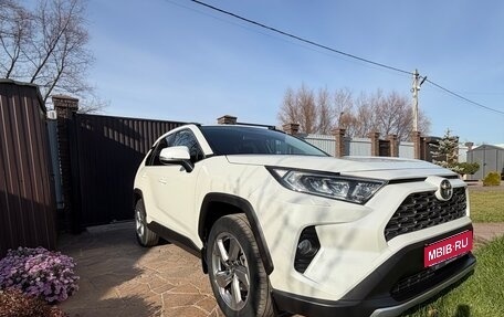 Toyota RAV4, 2019 год, 3 200 000 рублей, 1 фотография
