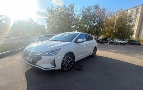 Hyundai Elantra VI, 2019 год, 1 850 000 рублей, 2 фотография