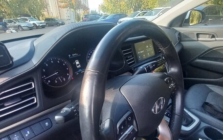 Hyundai Elantra VI, 2019 год, 1 850 000 рублей, 14 фотография