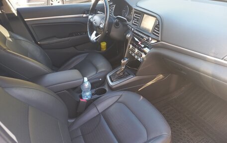 Hyundai Elantra VI, 2019 год, 1 850 000 рублей, 12 фотография