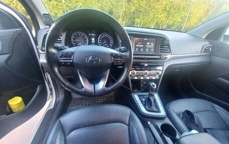 Hyundai Elantra VI, 2019 год, 1 850 000 рублей, 16 фотография