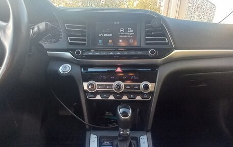 Hyundai Elantra VI, 2019 год, 1 850 000 рублей, 17 фотография