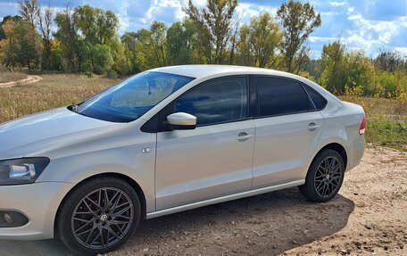 Volkswagen Polo VI (EU Market), 2012 год, 720 000 рублей, 2 фотография