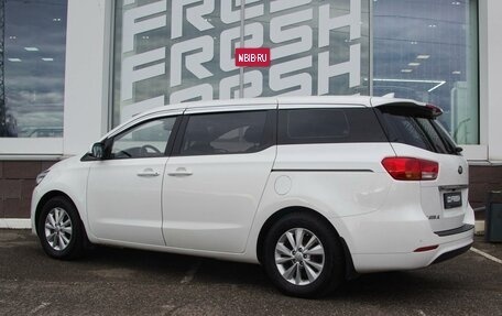 KIA Carnival III, 2017 год, 2 380 000 рублей, 2 фотография