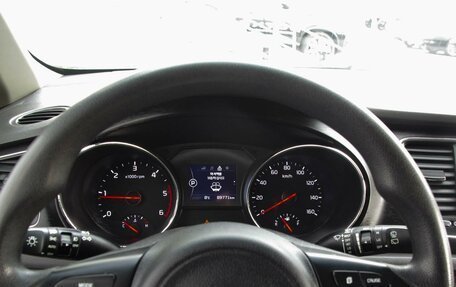 KIA Carnival III, 2017 год, 2 380 000 рублей, 18 фотография