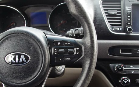 KIA Carnival III, 2017 год, 2 380 000 рублей, 20 фотография