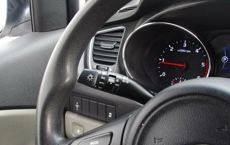 KIA Carnival III, 2017 год, 2 380 000 рублей, 16 фотография