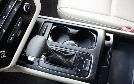 KIA Carnival III, 2017 год, 2 380 000 рублей, 27 фотография