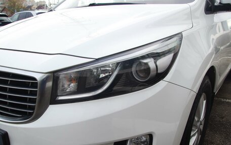 KIA Carnival III, 2017 год, 2 380 000 рублей, 32 фотография