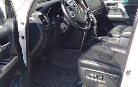 Toyota Land Cruiser 200, 2012 год, 2 990 000 рублей, 7 фотография